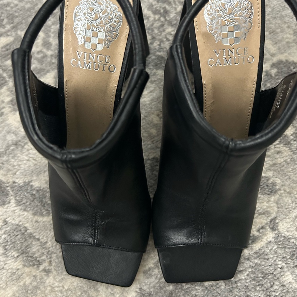 Vince Camuto Avangila Sandals - NWOT – Women’s Size 6.5